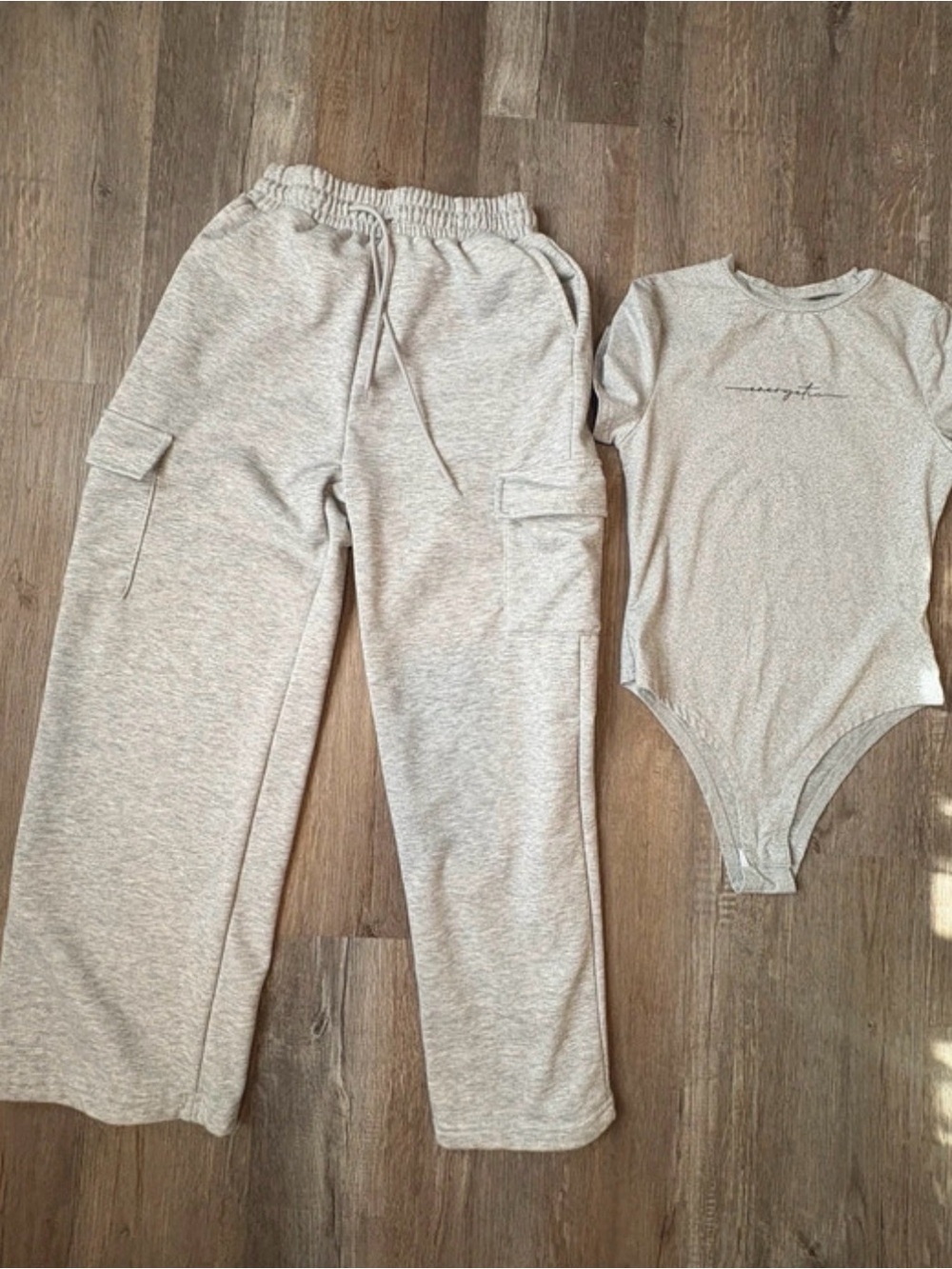 Heather Grey Lounge Set – Cargo Sweatpants & Bodysuit size M